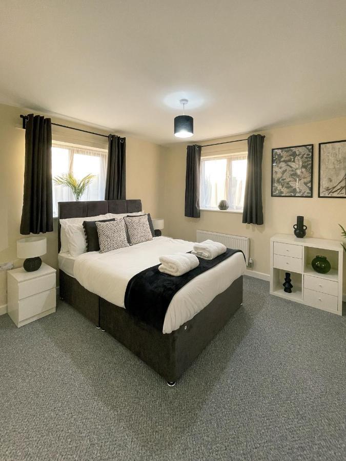 Majestic House - Serviced Holiday home *