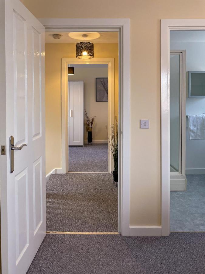 Majestic House - Serviced Holiday home Milton Keynes