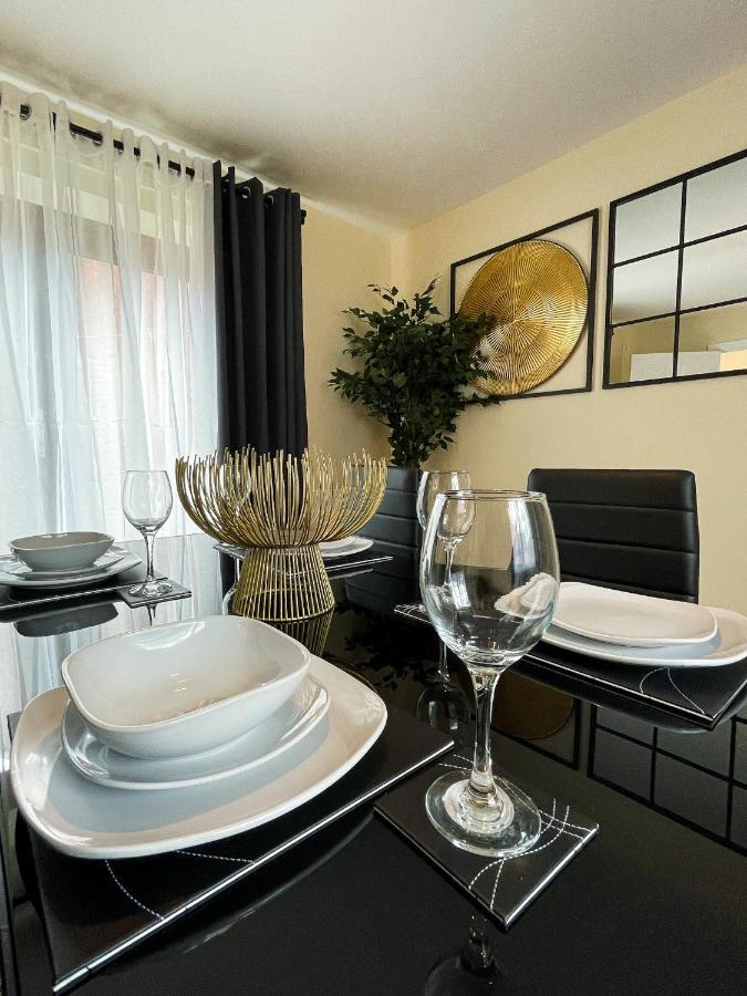 Majestic House - Serviced Holiday home Milton Keynes